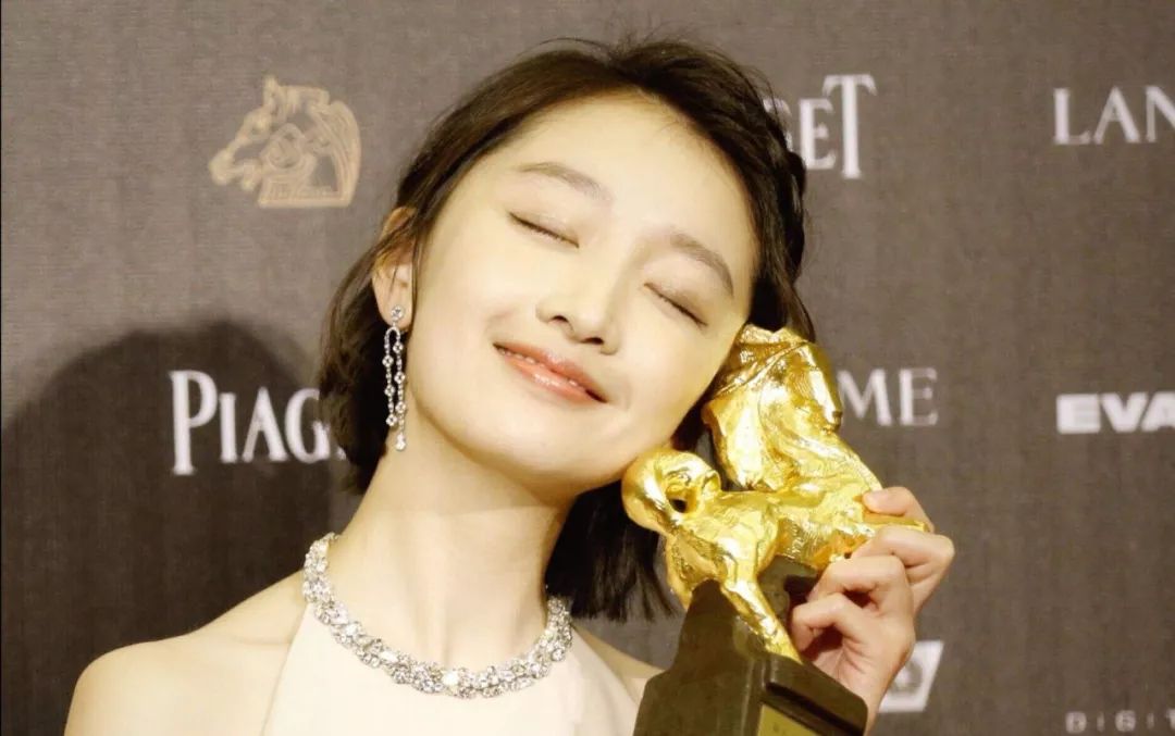 周冬雨双料影后背后的男人们,周冬雨双料影后背后的男人是谁