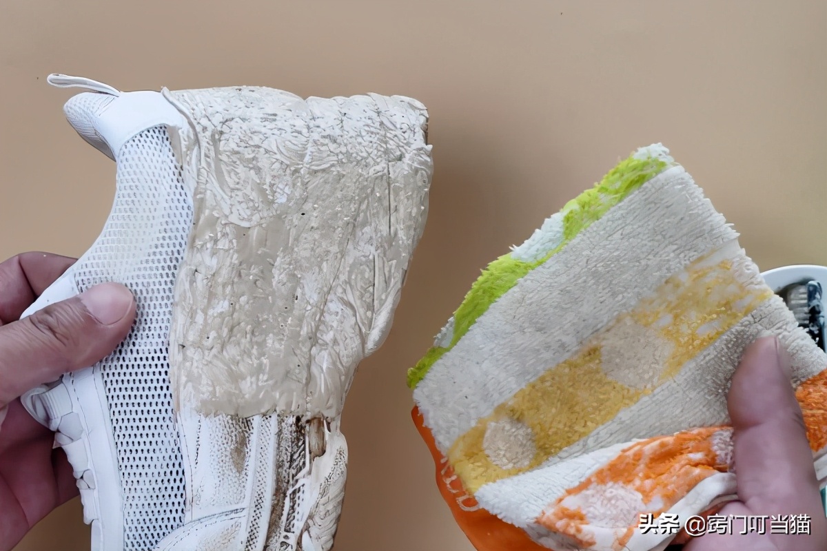 白鞋脏了如何洗掉顽固污渍,白鞋脏了用什么方法能擦掉