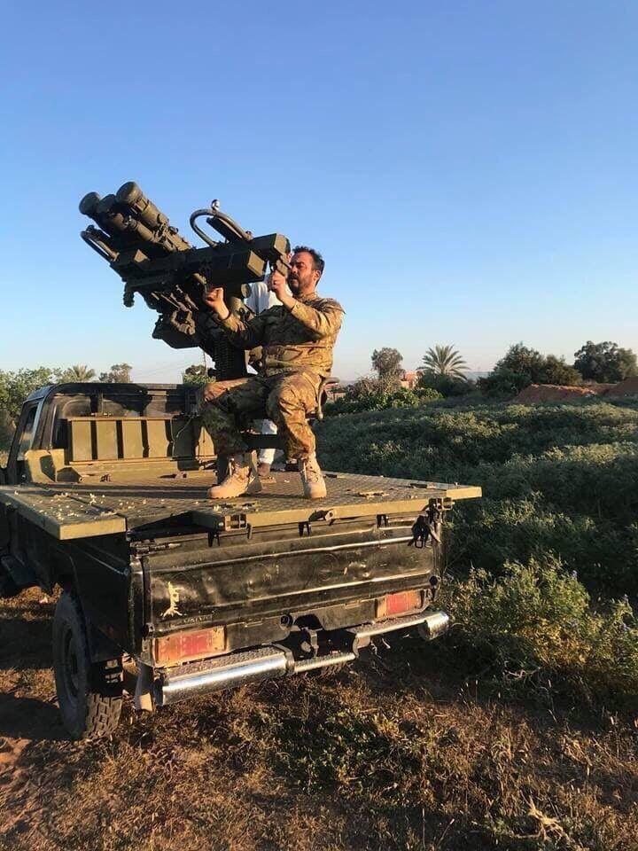 法军特种兵秘密干掉了国民军战机法国网友却点赞利比亚监狱*动暴**