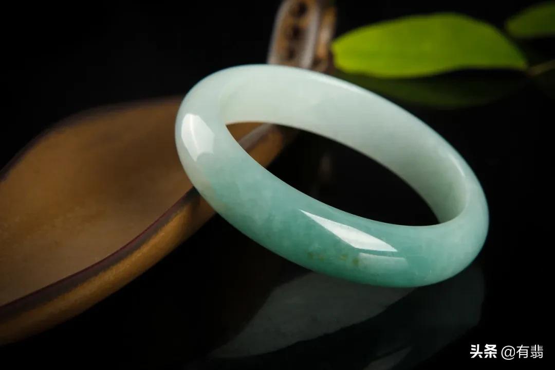 翡翠不属于玉吗,翡翠为什么不叫宝石