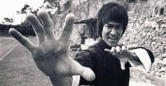 周比利vs李小龙看看谁更厉害吧,周比利评价李小龙的功夫