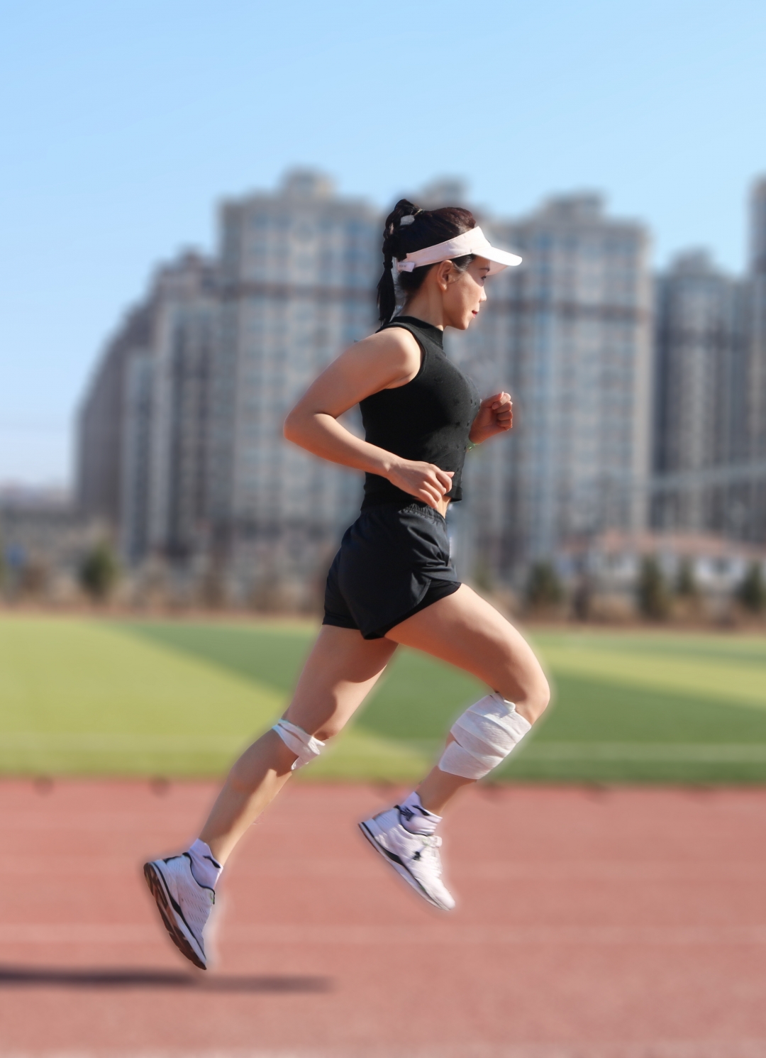 髌骨带和自粘绷带作用一样,韧带松弛髌骨带和护膝哪个效果好