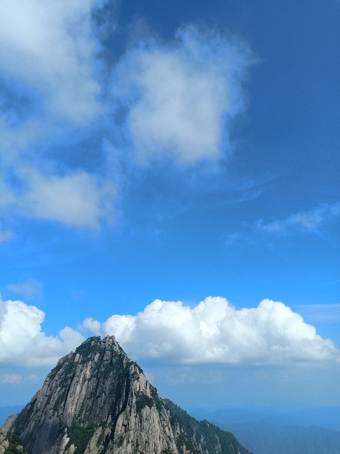 一品黄山天高云淡,天高云淡一品黄山香烟广告原声