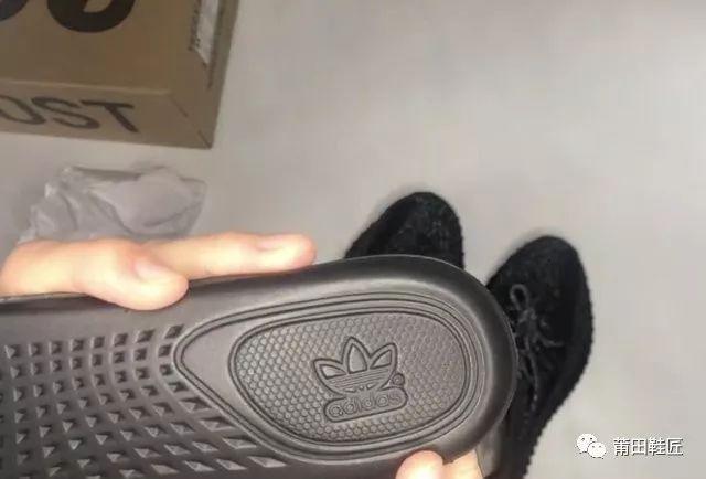 yeezy350冰蓝满天星鞋标真假,yeezy350boostv2黑侧满天星