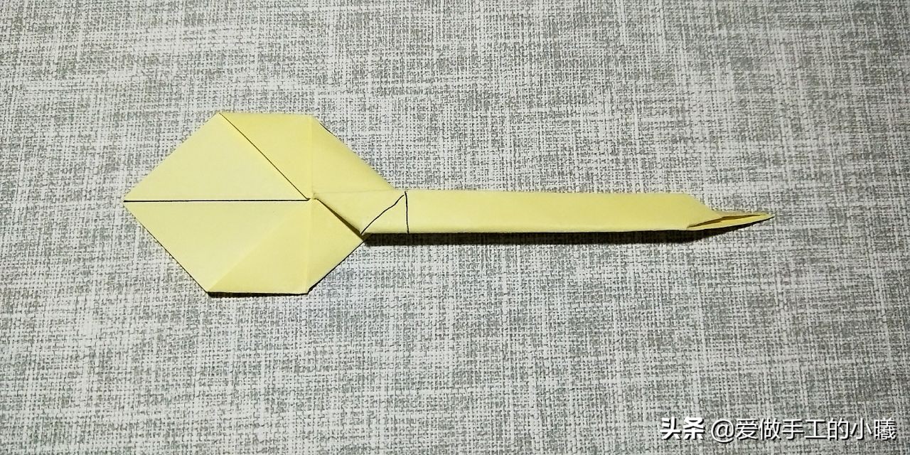 最简单的折纸金刚狼爪教程,用折纸折金刚狼爪