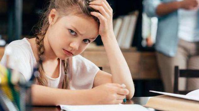 孩子做题总是漏看和看错怎么办,孩子做题总出错怎么回事