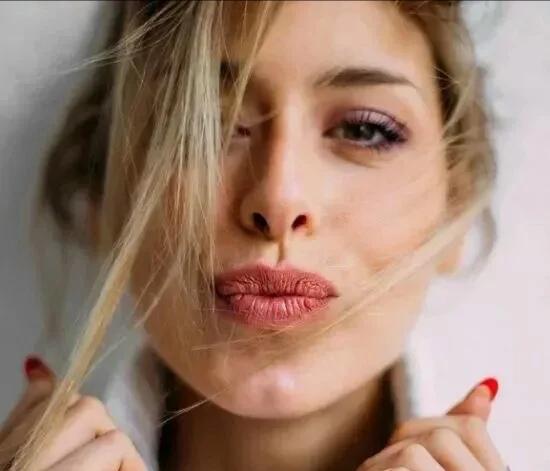 嘴唇好丑怎么变好看,嘴唇为何会越变越难看