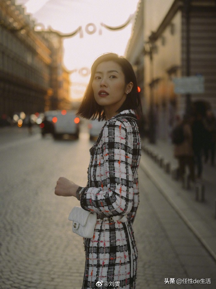 刘雯红唇造型,刘雯最新口红色号