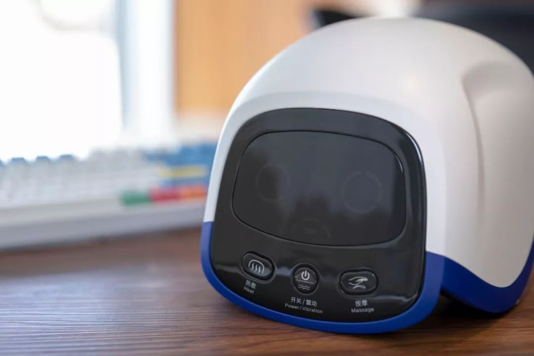 不用插电就能随时按摩膝盖！这位加拿大博士花20年拯救你的老寒腿