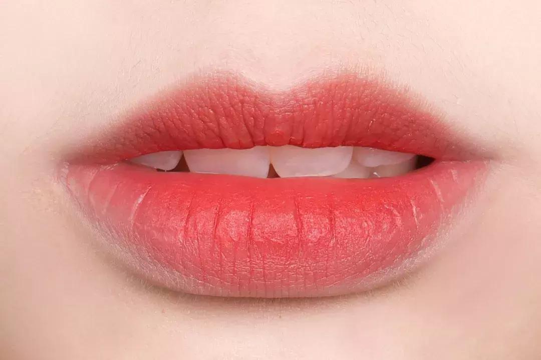 口红和唇妆,口红自然唇妆