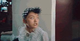 她大概是女明星中最成功的“美妆博主”