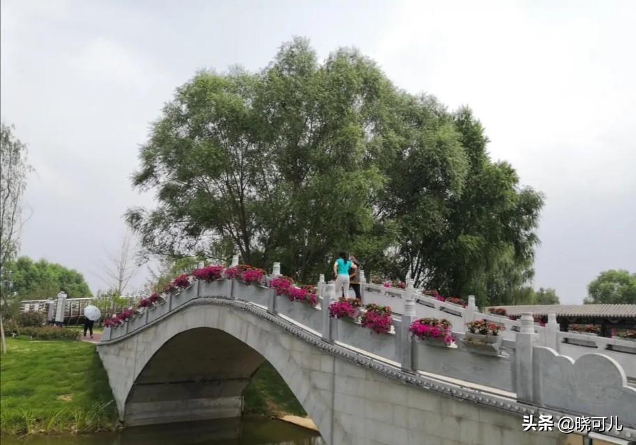 山东省十大人文旅游景点之一泰山,山东泰山西湖音乐喷泉