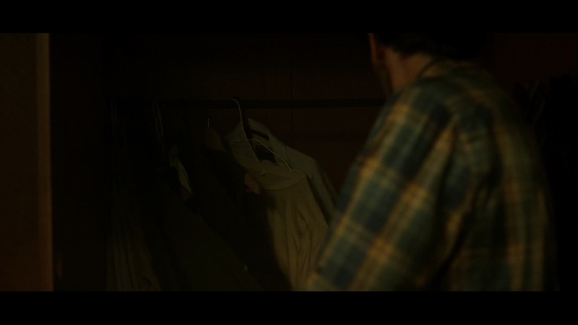 邻居天天半夜装修,邻居大半夜装修吓到了孩子