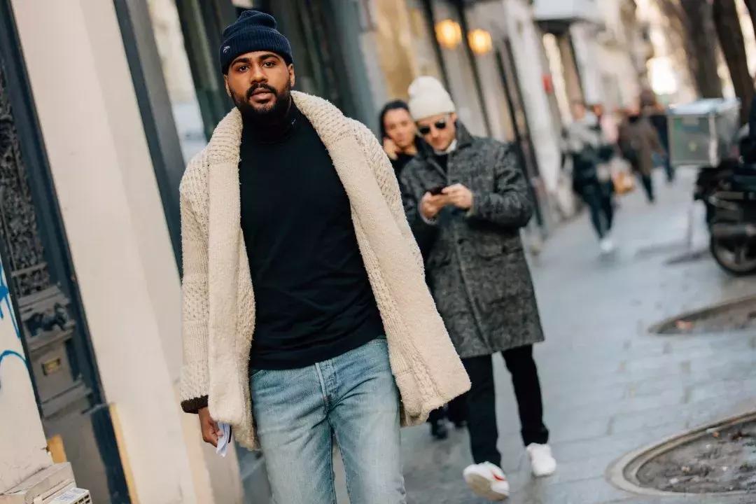 毛衣是冬季的基础单品,毛衣要更适合寒冬