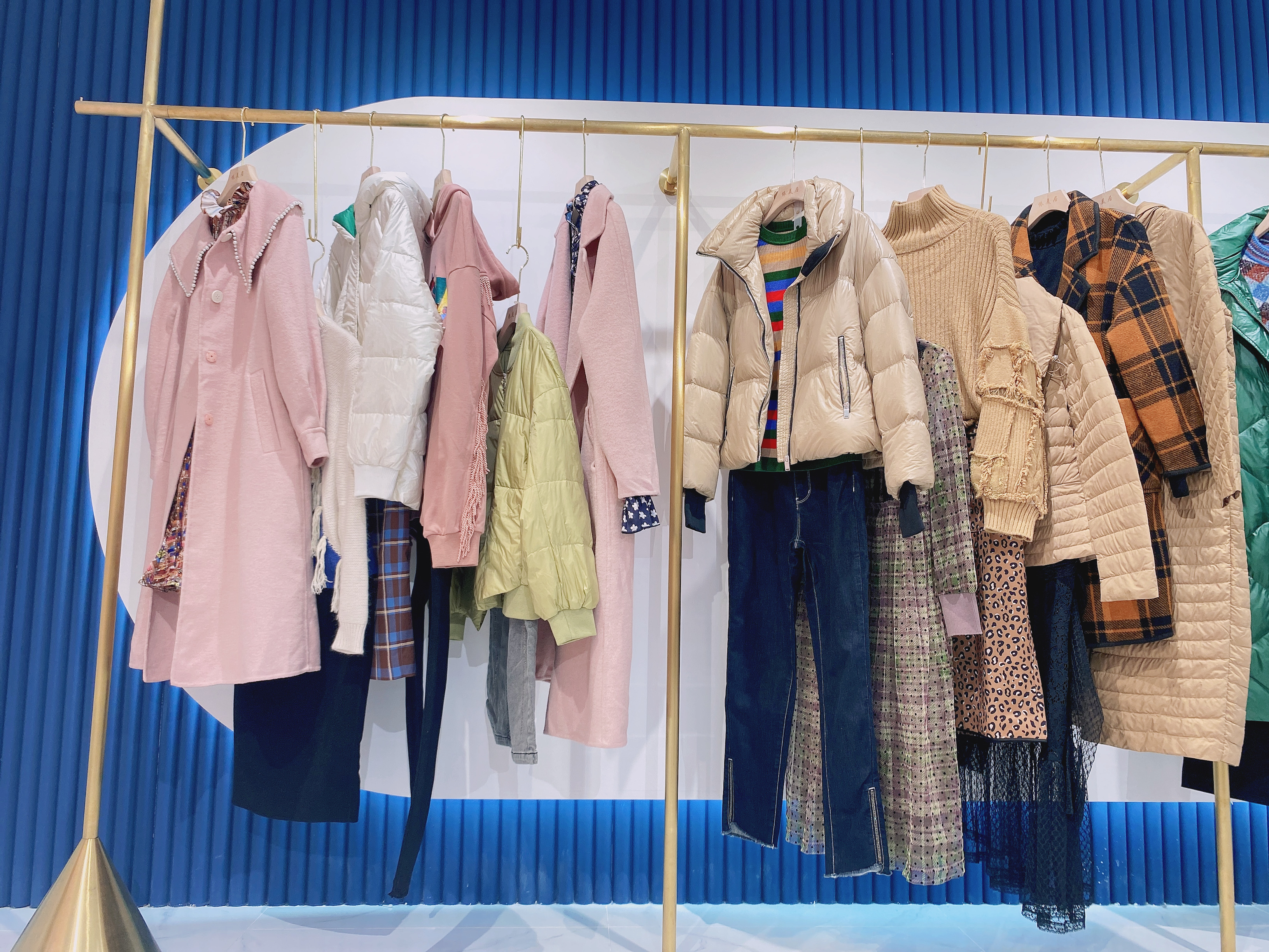 蒂言女装特价清仓羽绒服,蒂言羽绒服反季正品清仓