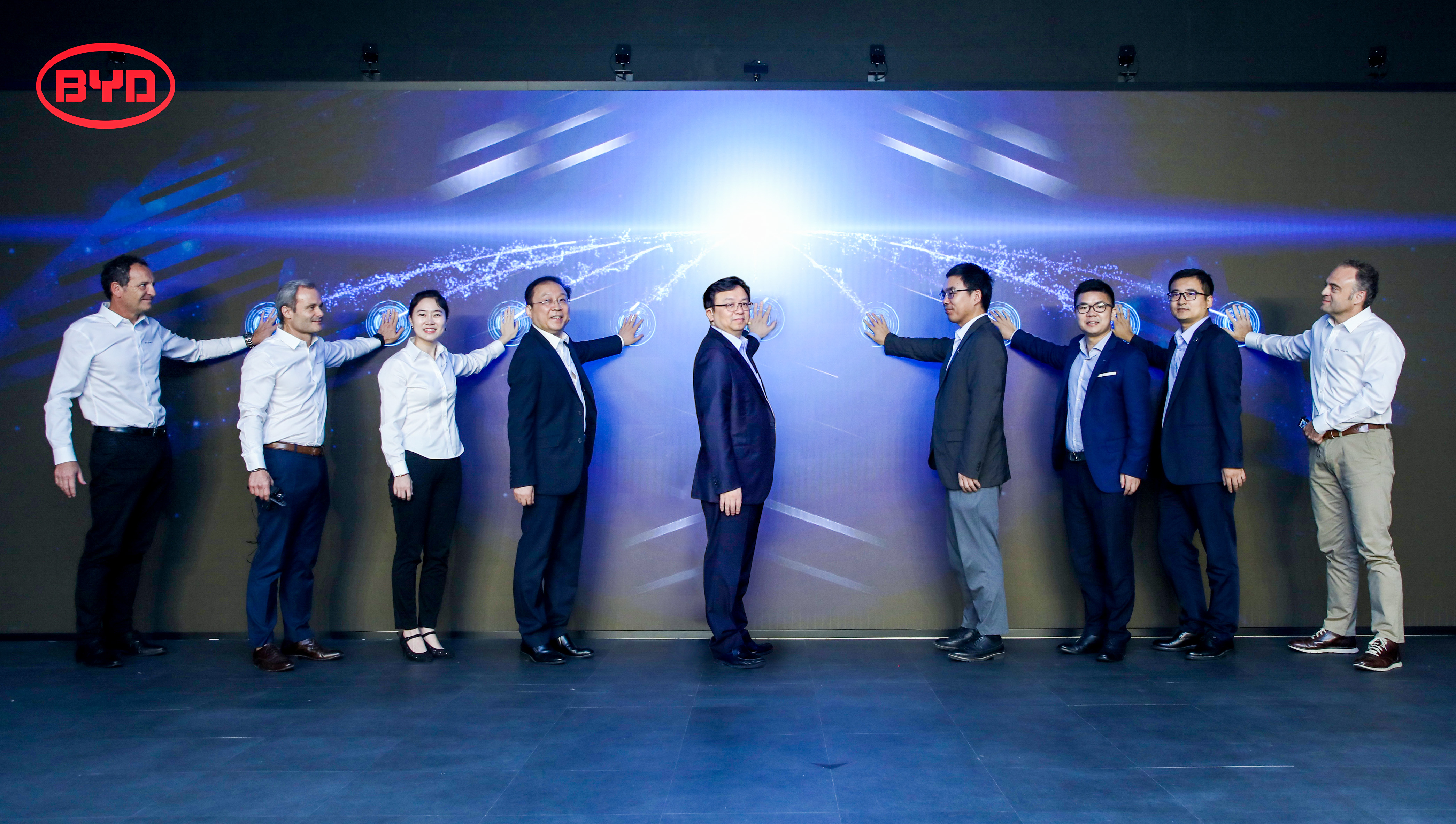 比亚迪最顶级的设计师,三大设计师加入比亚迪