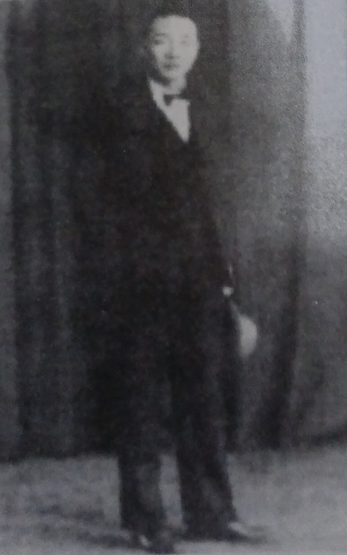 红岩女主饶国模：为爱私奔，丈夫入国民*党**并再婚，她把家献*产党共**