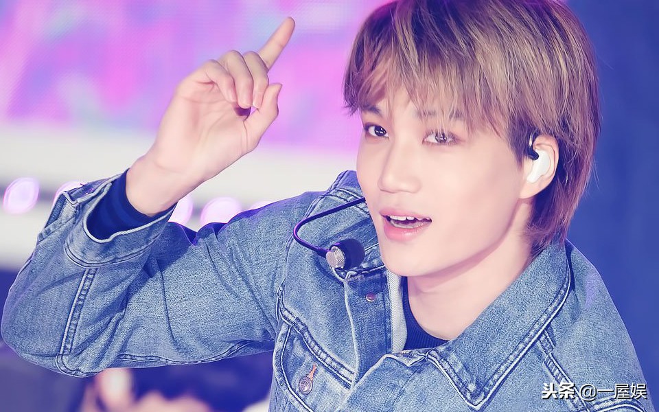 exo朴灿烈自我介绍,exo金钟仁和朴灿烈秀恩爱在演唱会