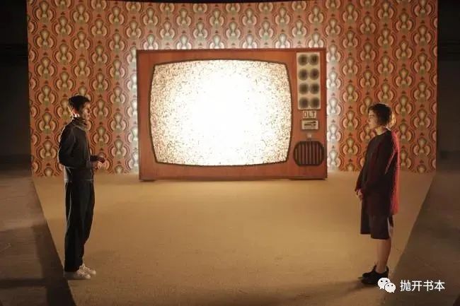 以“黄片”拿下柏林金熊导演，罗马尼亚导演又一大尺度力作