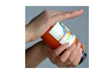 在国外如何避免血光之灾？get这十八种手势即可安全归来