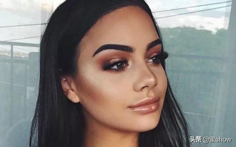 lisa自己画的欧美妆容,lisa的下眼线画法