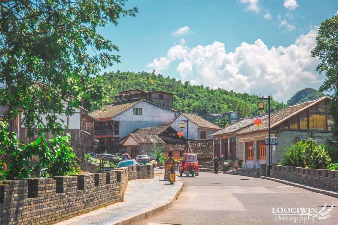 贵州除了千户苗寨还有其他玩的吗,贵州千户苗寨外的古镇