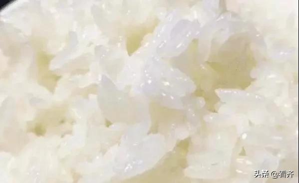 香喷喷的米饭软糯香甜,喷香软糯的米饭