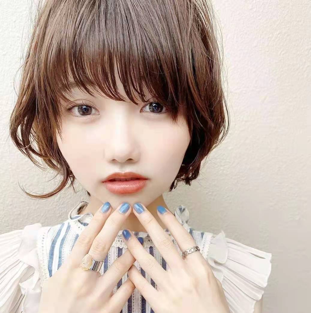 脸大脸圆适合哪种发型容易打理,脸瘦脸小适合什么样的发型