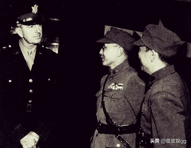 参谋长藐视总司令，老蒋为何两次撤换不动？史迪威：我有八个职务