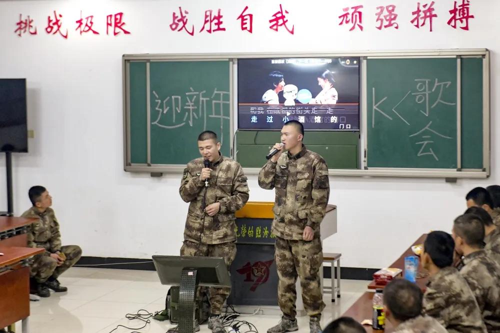 羡慕→临汾旅官兵“野”会玩