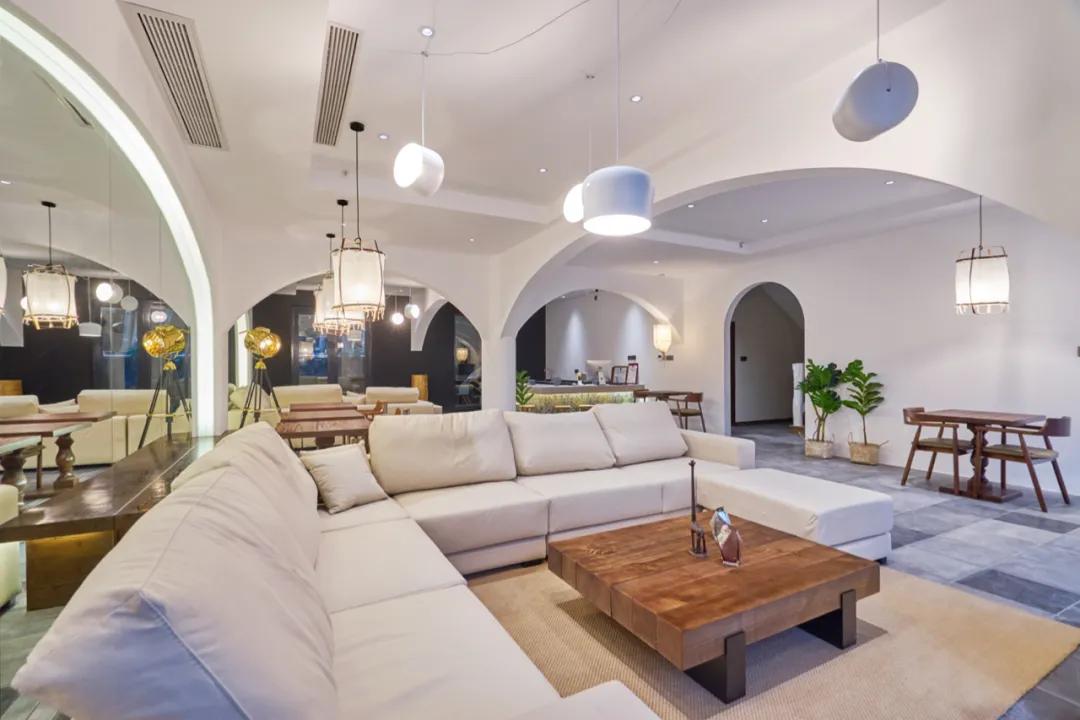 露天温泉小院精品,一房一厅庭院私家温泉