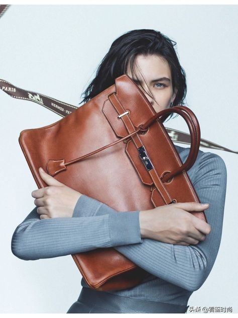 最受欢迎的奢侈品排行榜前十名,盘点跌下神坛的奢侈品牌