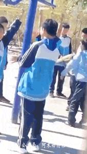 搞笑gif妹子的内心是崩溃的,搞笑gif妹子原来是个逗比