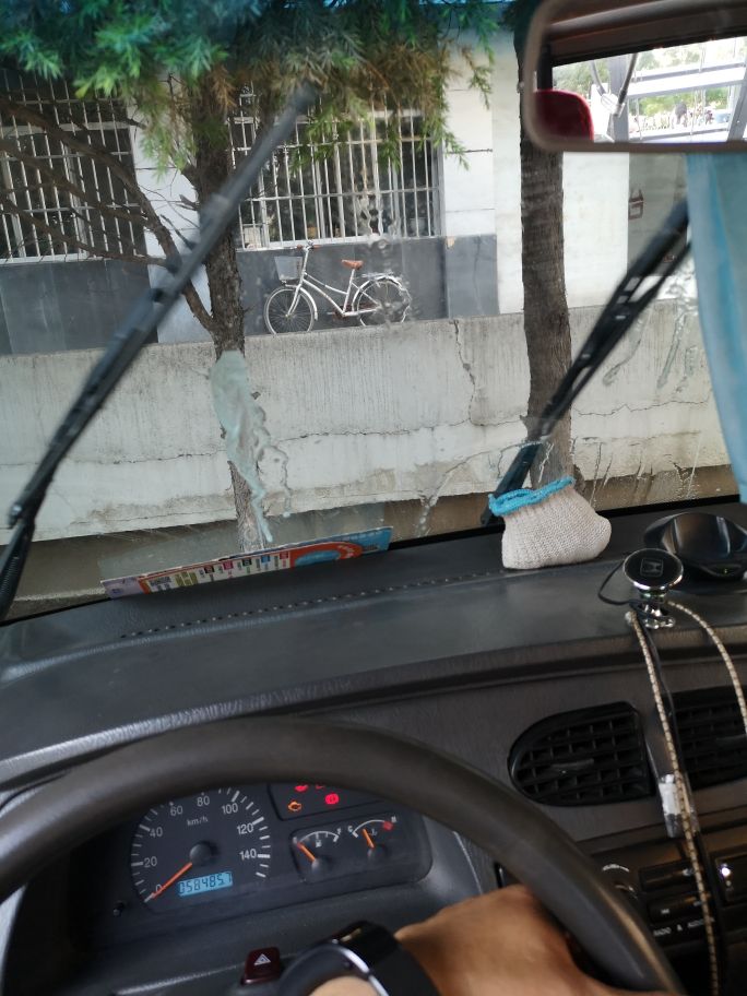 东风小康k02喷水壶电机卡死不转,继续维修