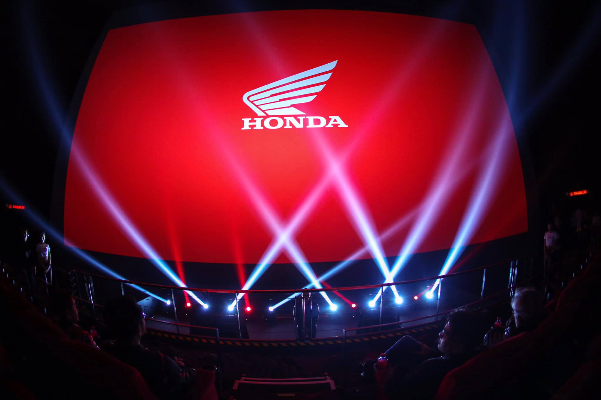 honda新一代cbr1000rr赛车亮相,本田cbr250rr中国上市