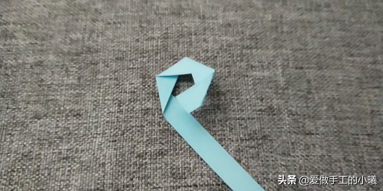 最简单的玫瑰花戒指折纸,用纸做玫瑰花戒指简单又漂亮