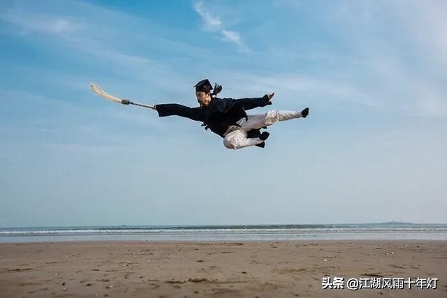 天才少年练喻轩vs武当道长陈师行,武当陈师行比武