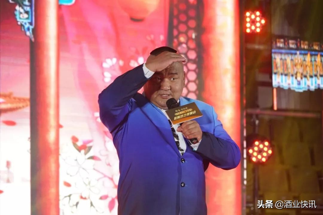 老歌老酒老字号，彩陶坊之夜群星晚会璀璨绽放