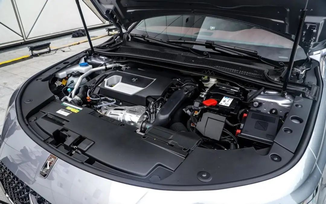 法系豪华ds9,法系高端ds9前驱的吗