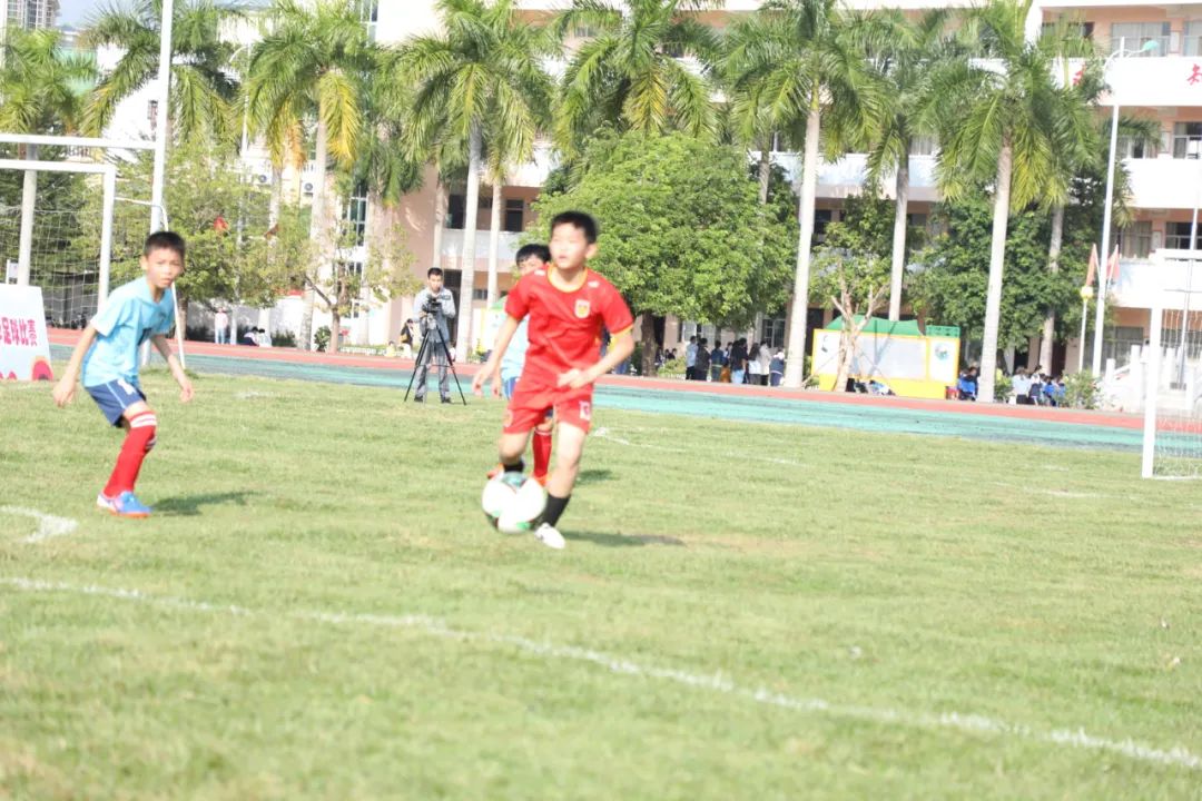 白沙路学校足球比赛,全县中小学生校园足球赛开赛