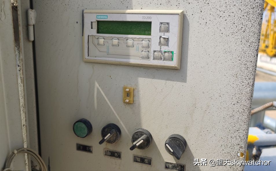 克拉玛依魔鬼城石油井,克拉玛依魔鬼城