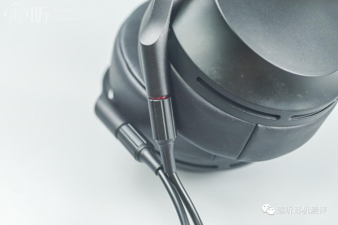 索尼mdrz7m2耳机线啥样,索尼mdr-z7m2是监听耳机吗