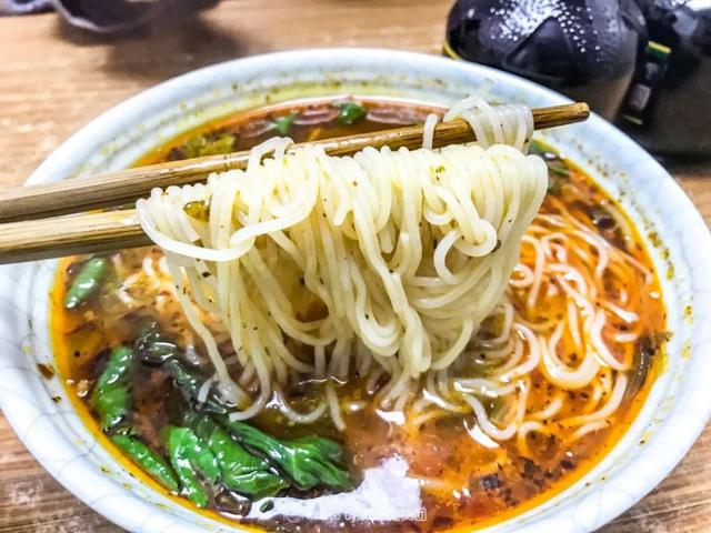 香菇米线鸡汤米线,鸡汤米线网红米线做法