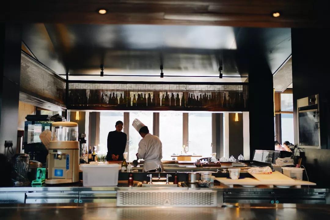 打卡南京西路新荣记,打卡新荣记