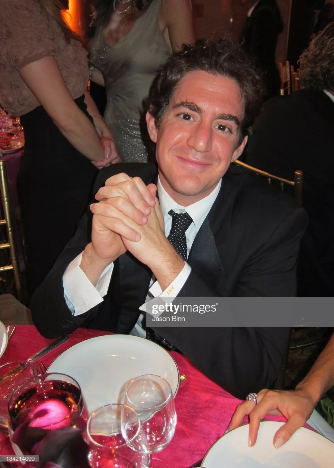 年轻照邓文迪,邓文迪51岁却保持年轻身材