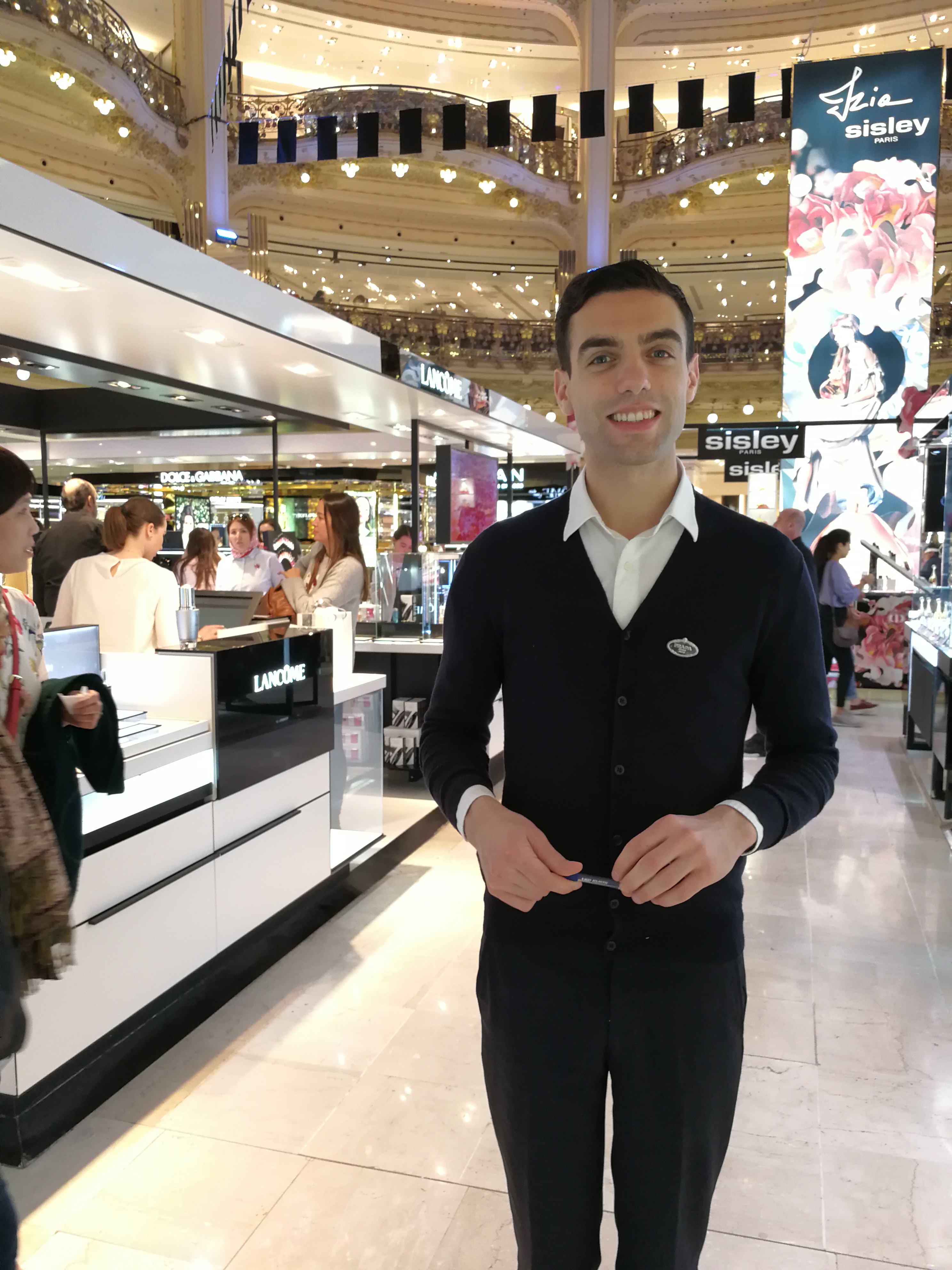 秋季护发当务之急，想有空气感秀发，就用赵丽颖代言的欧舒丹