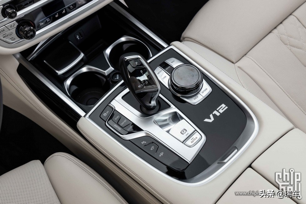 新款宝马m760liv12曜影特别版,宝马的v12