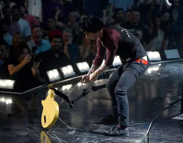 千万不要买吉他！买吉他是会死人的