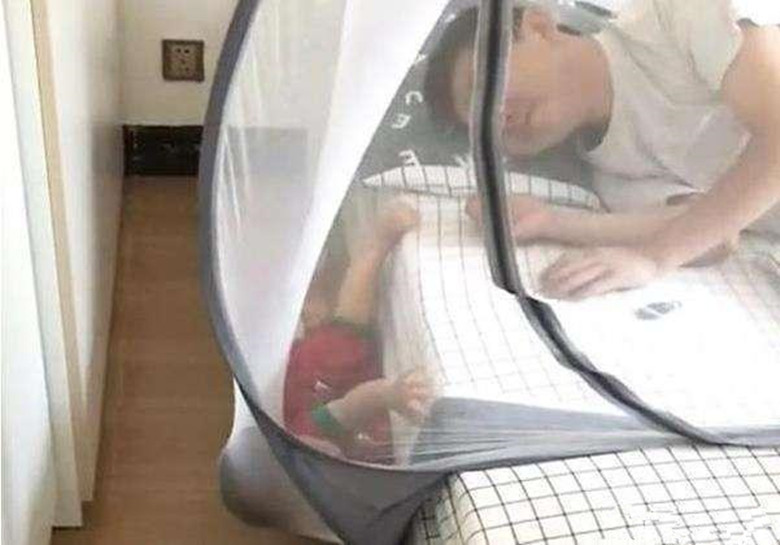 宝宝睡觉360旋转,婴儿晚上睡觉360度旋转