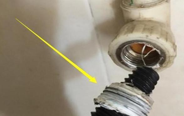 水龙头断在水管里怎么取出,水龙头断里面了怎么取出来妙招